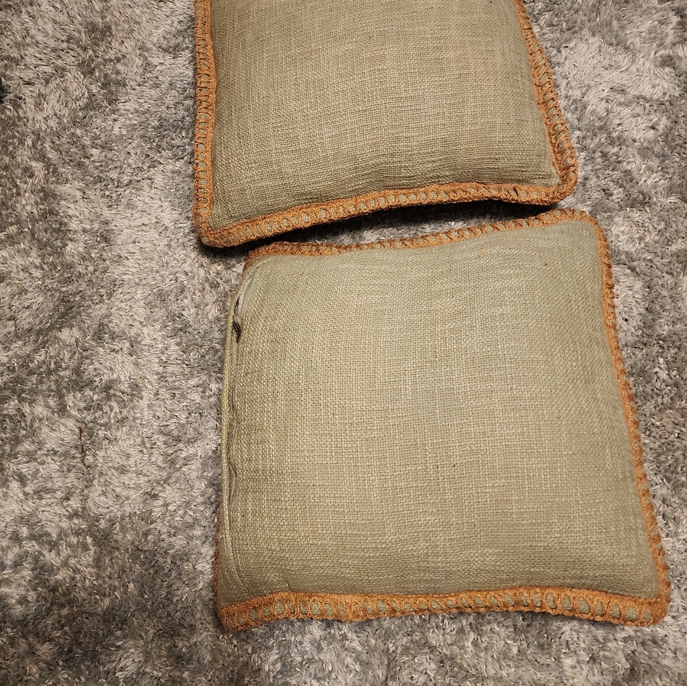 Pillows - Picture 2 of 8